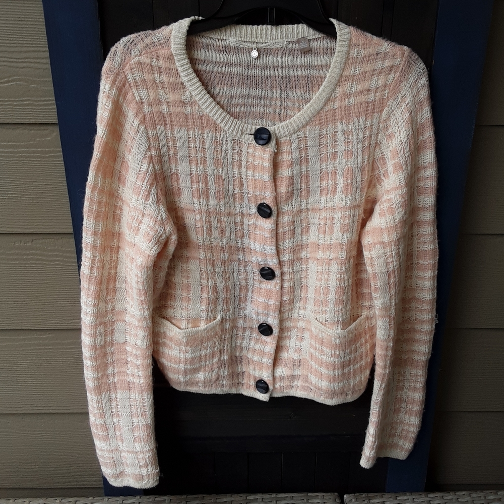 Knitted and knotted cardigan size M.